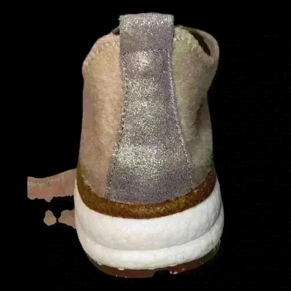 OTBT Courier Sneaker Wool Blend.   Like New Condition.  No wear on bottoms.  8.5 - Picture 4 of 12